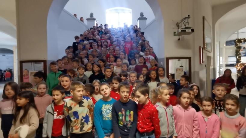 Öröméneklés az alsó tagozatban